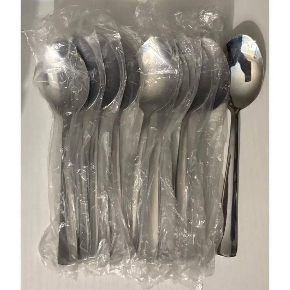 Oneida 90-204 Avery 11 Piece Soup Spoon Set / New